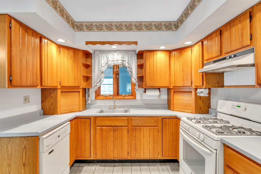 59 Middlefield Road Chester, MA 01011 - Photo 5 of 39