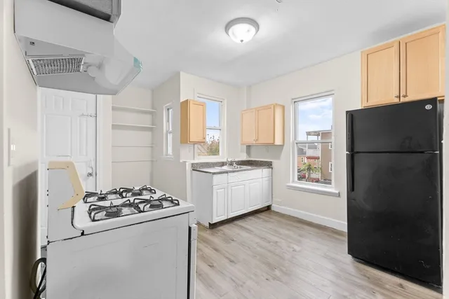 $3,000 | 239 Bowdoin Street, Unit 3, Boston, MA 02122