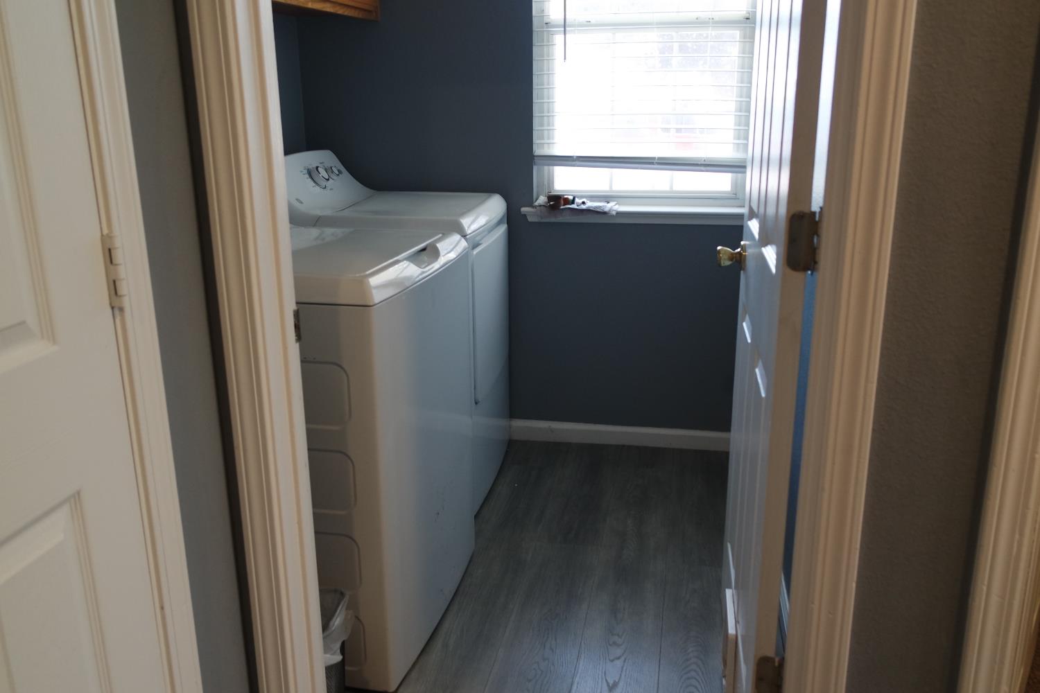 8745 Spruce Ridge Way Antelope, CA 95843 - Photo 7 of 11 Laundry Room