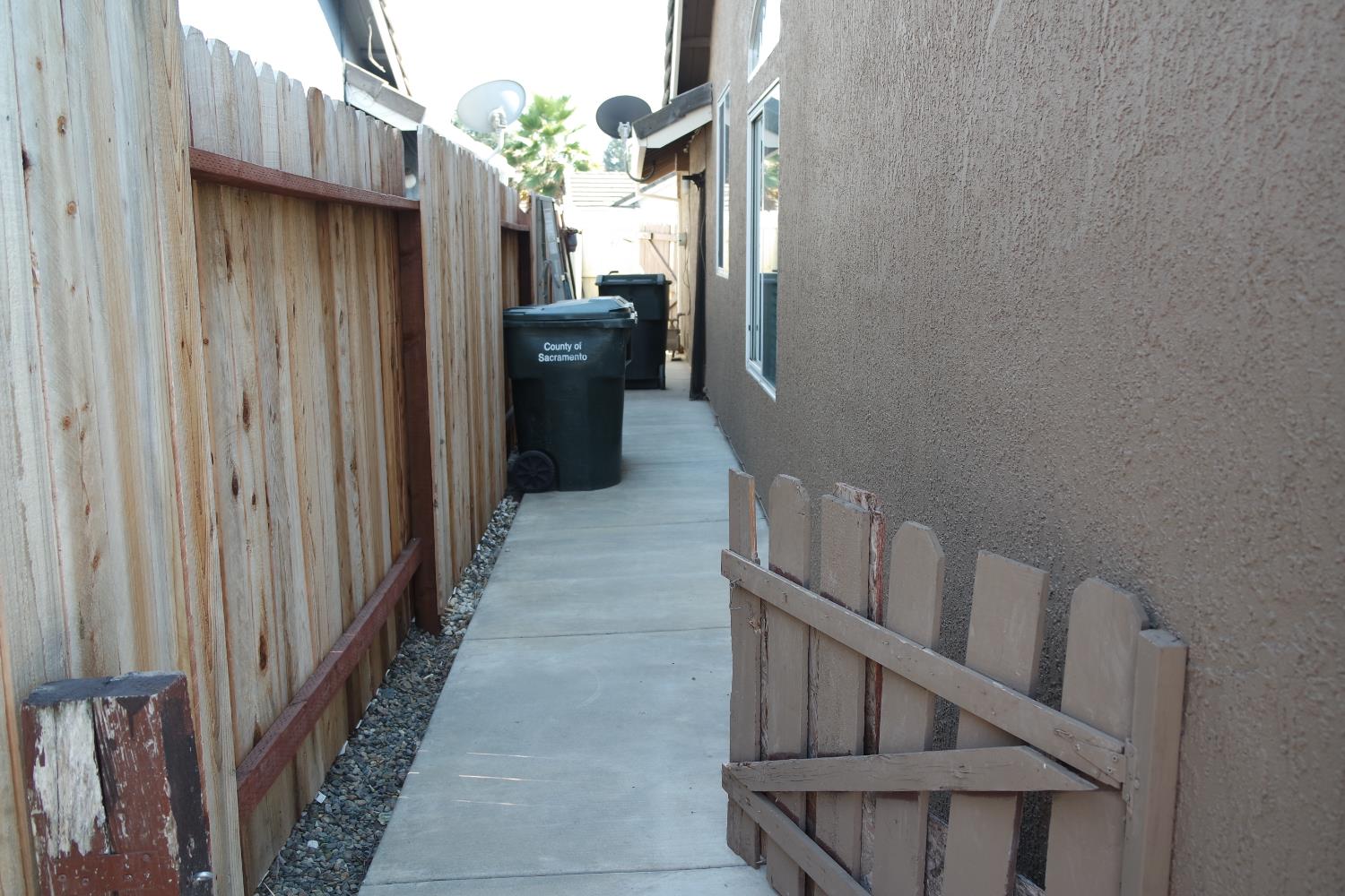 8745 Spruce Ridge Way Antelope, CA 95843 - Photo 9 of 11