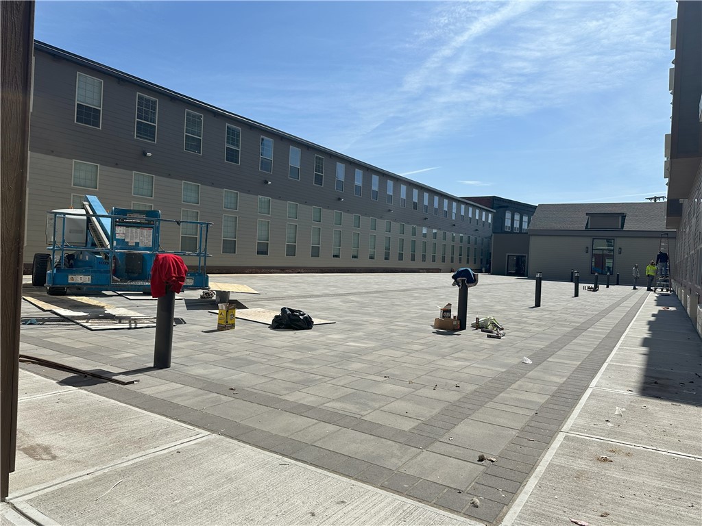 327 Pine Street, Unit 2006 Pawtucket, RI 02860 - Photo 1 of 23