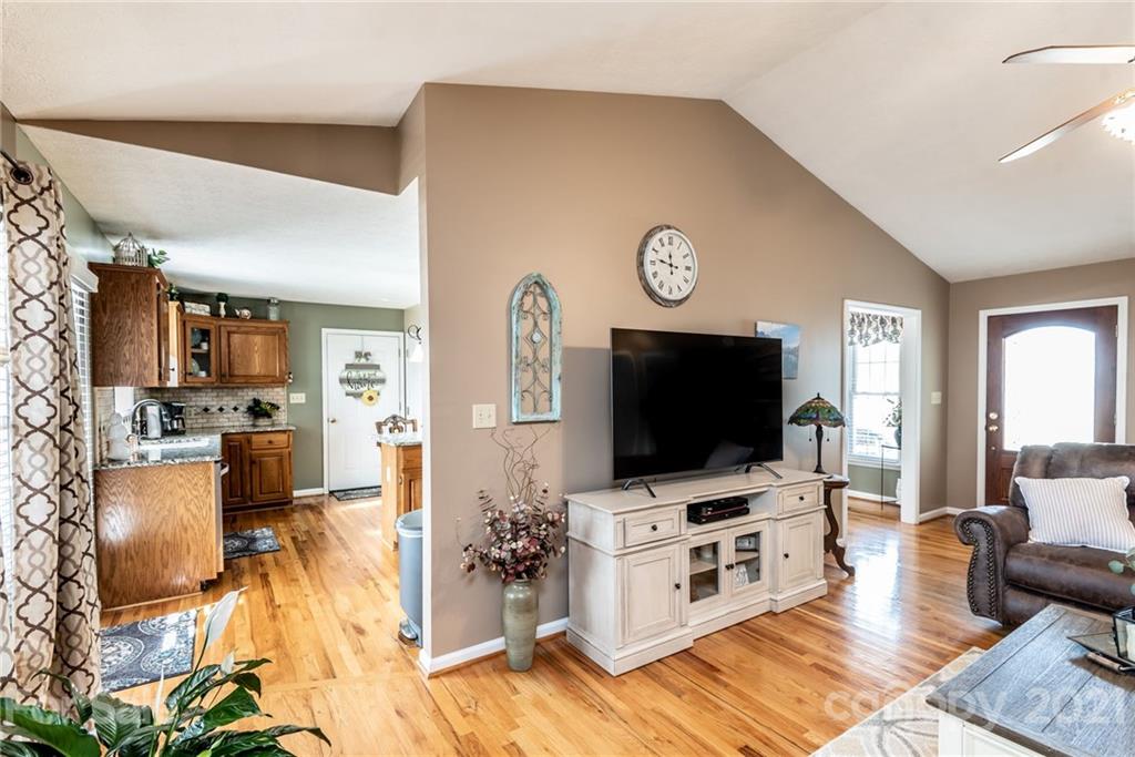 4210 Horseshoe Bend Road Hudson, NC 28638 - Photo 8 of 42 Gallery Image 8