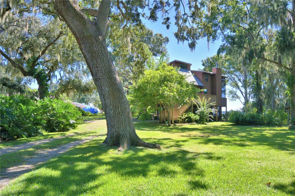 733 North Lake Reedy Boulevard Frostproof, FL 33843 - Photo 4 of 80