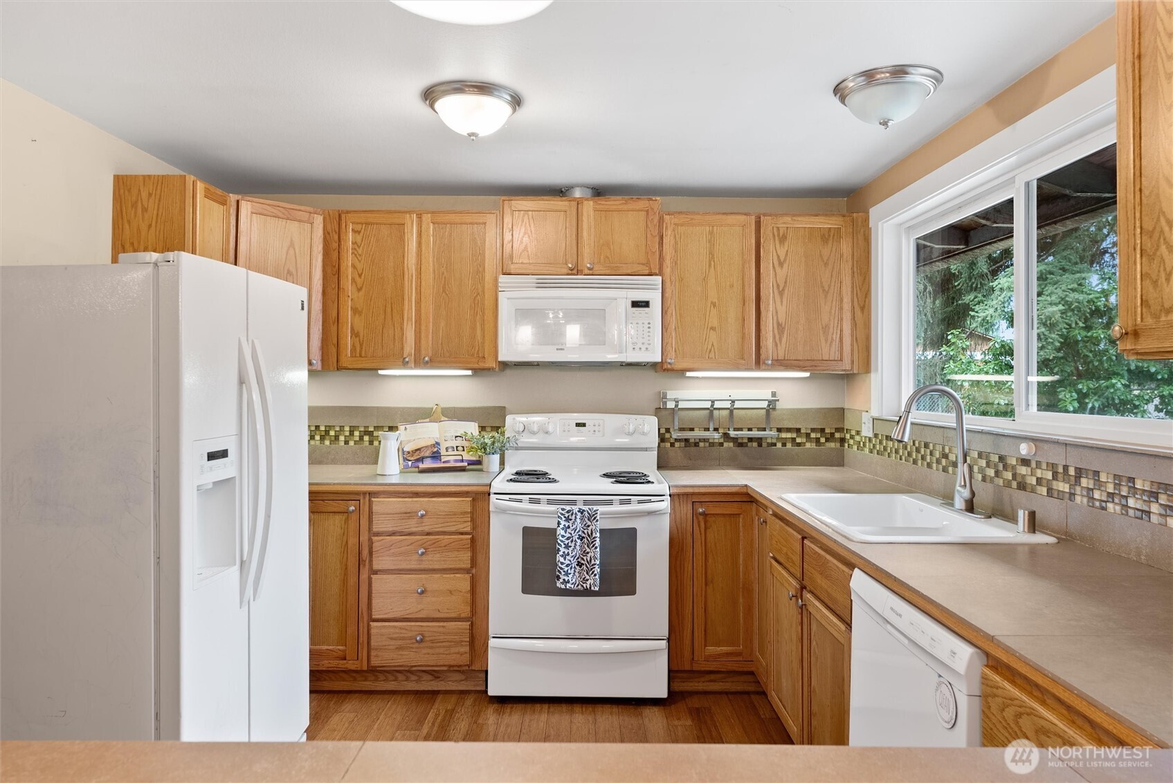 14116 Southeast 144th Street Renton, WA 98059 - Photo 9 of 35