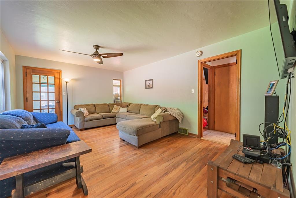 1946 Sandy Hill Road North Huntingdon, PA 15642 - Photo 4 of 25 Gallery Image 4