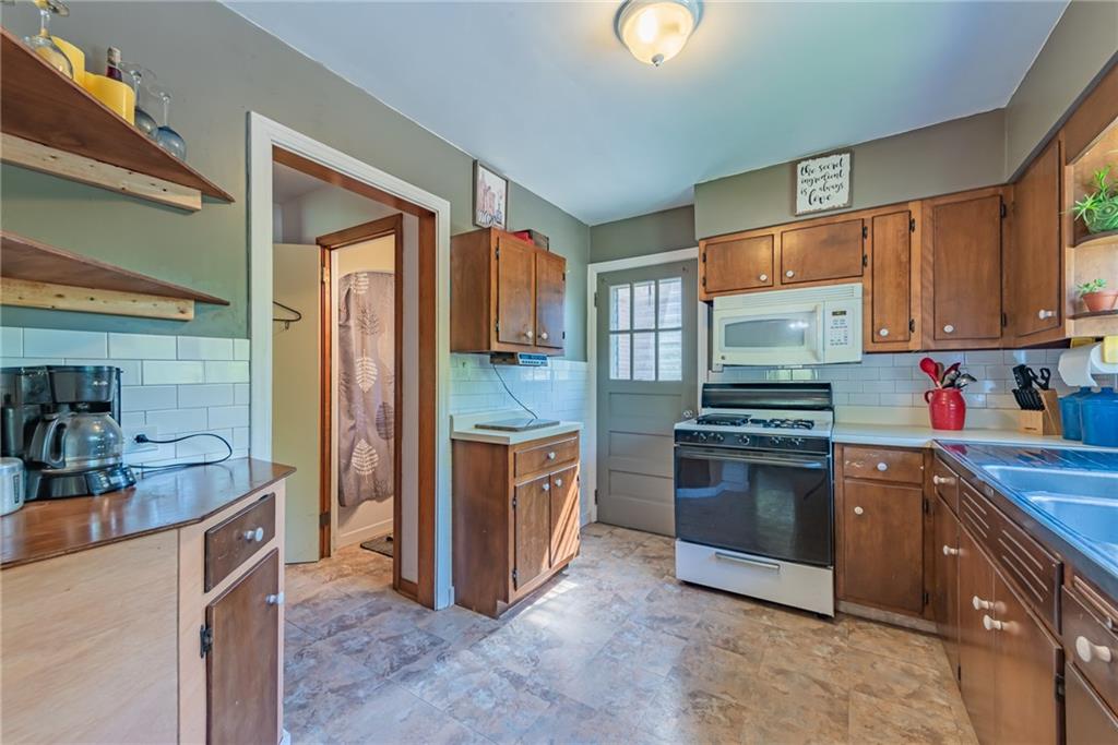 1946 Sandy Hill Road North Huntingdon, PA 15642 - Photo 10 of 25 Gallery Image 10