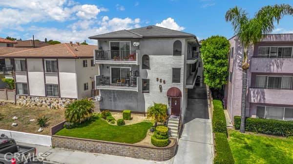 956 West 9th St Unit 5