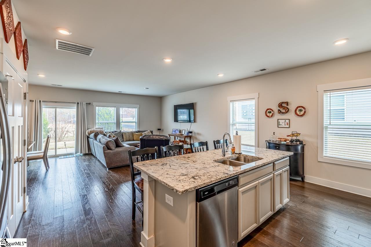 122 Outback Drive Greer, SC 29650 - Photo 3 of 28