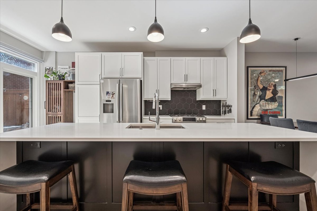 219 West Goethe Street Chicago, IL 60610 - Photo 12 of 55