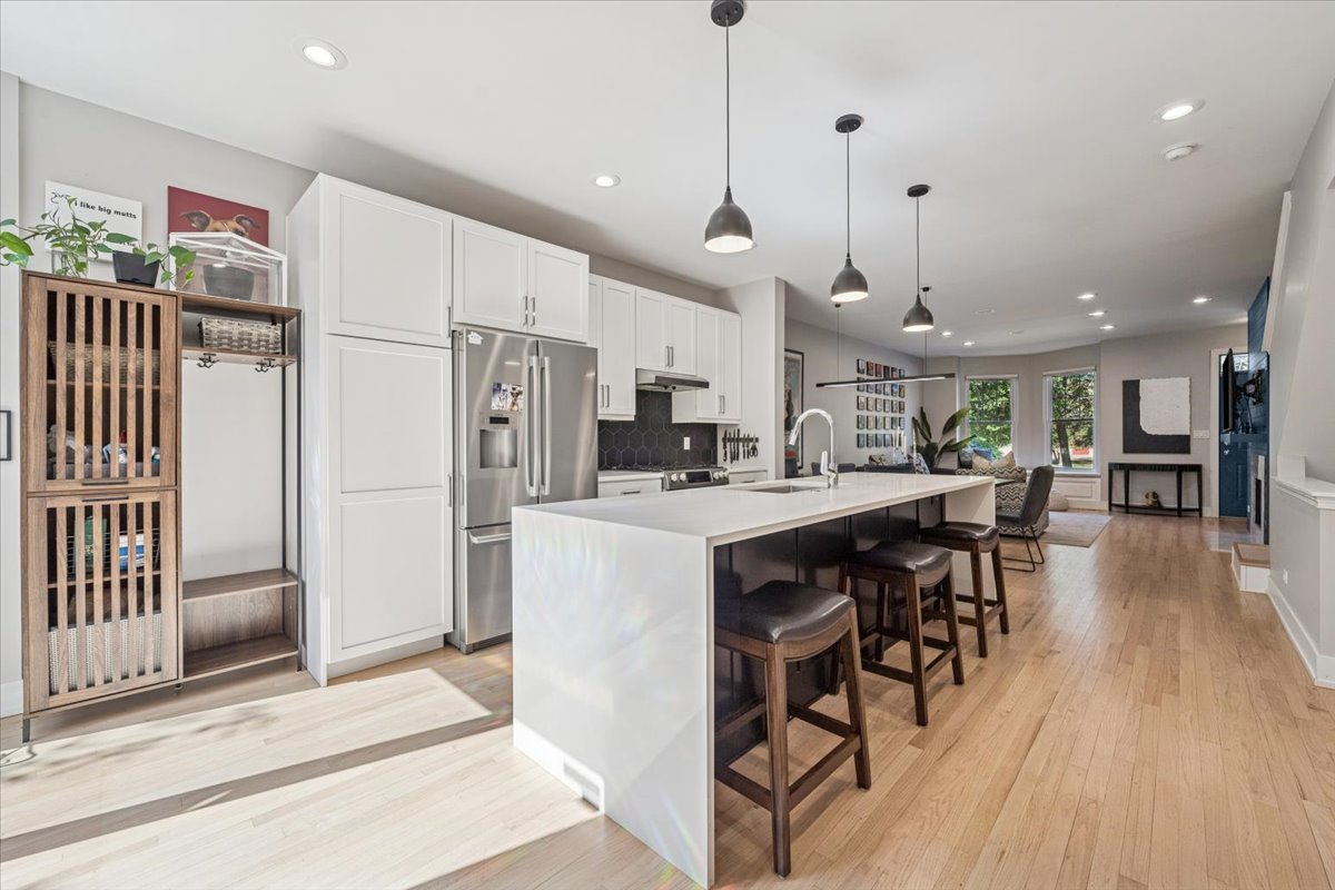 219 West Goethe Street Chicago, IL 60610 - Photo 13 of 55