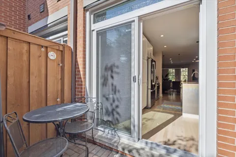 $1,299,999 | 219 West Goethe Street, Chicago, IL 60610