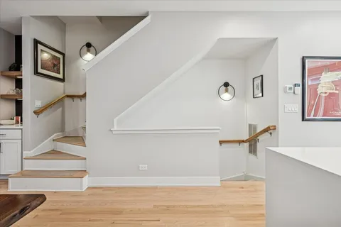 $1,299,999 | 219 West Goethe Street, Chicago, IL 60610