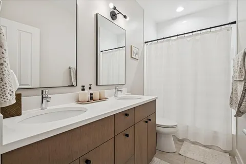 $1,299,999 | 219 West Goethe Street, Chicago, IL 60610