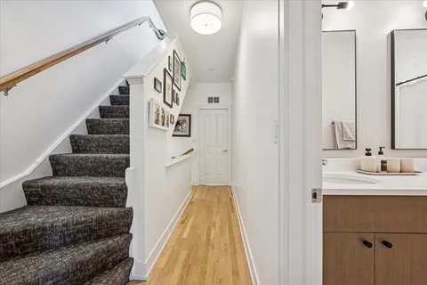 $1,299,999 | 219 West Goethe Street, Chicago, IL 60610