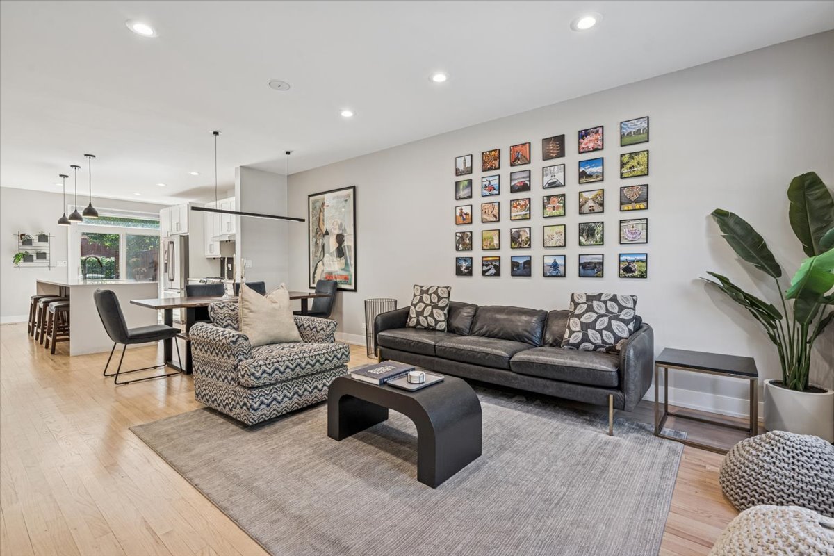 219 West Goethe Street Chicago, IL 60610 - Photo 5 of 55