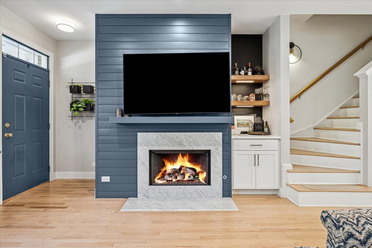 219 West Goethe Street Chicago, IL 60610 - Photo 7 of 55