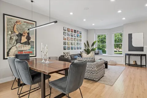 $1,299,999 | 219 West Goethe Street, Chicago, IL 60610