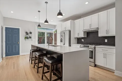 $1,299,999 | 219 West Goethe Street, Chicago, IL 60610