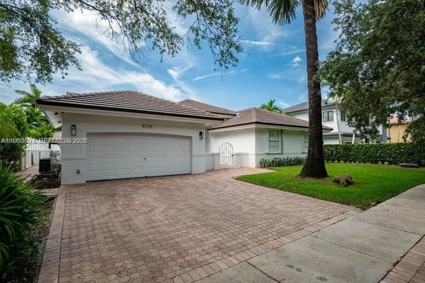 $6,000 | 8325 Northwest 161st Terrace, Unit 8325, Miami Lakes, FL 33016