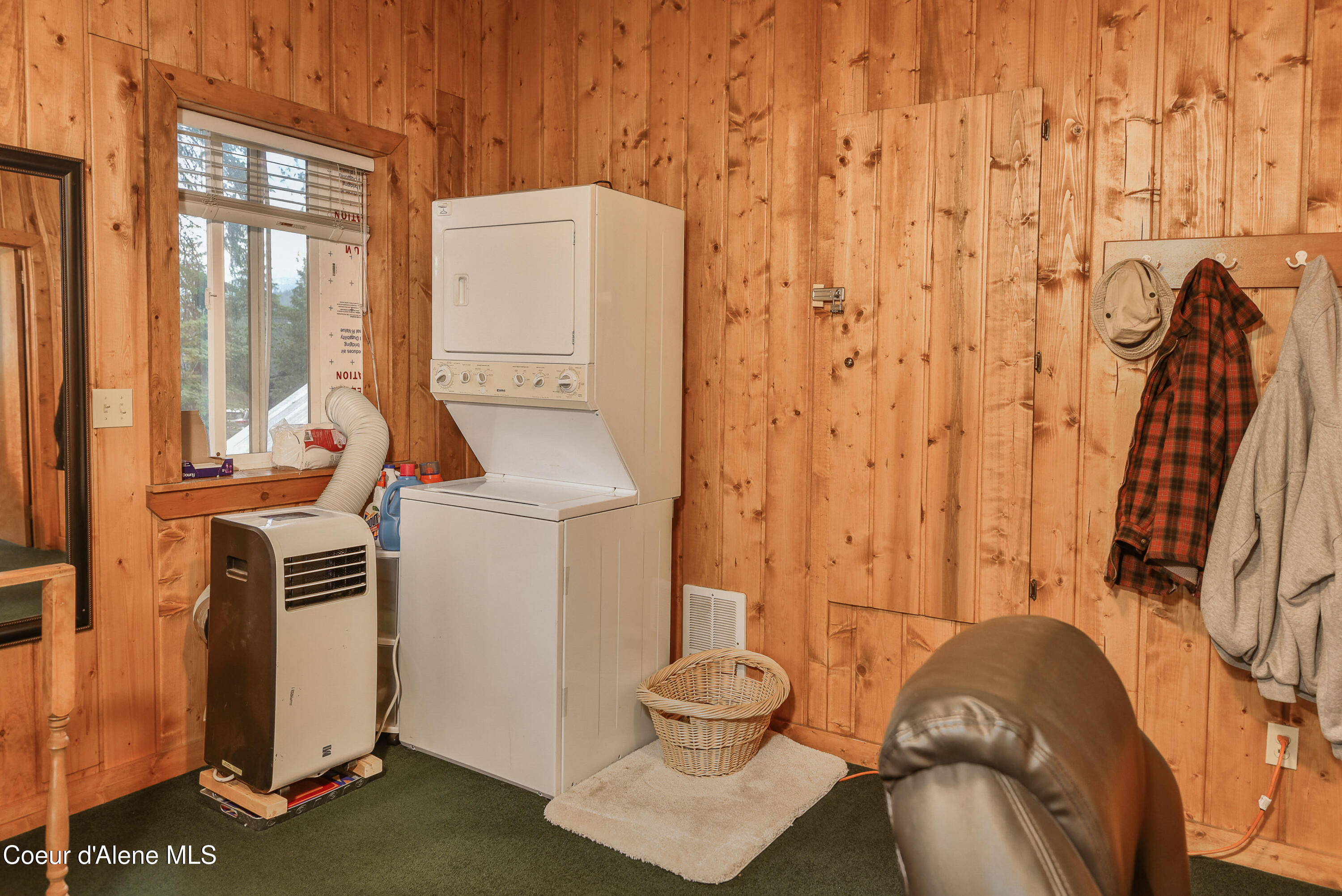 212 South Granite Bay Road Nordman, ID 83848 - Photo 29 of 41 Laundry