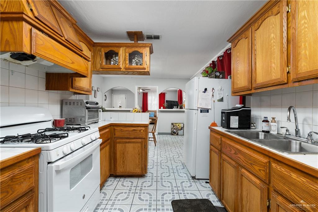 229 Arroyo Street Santa Rosa, TX 78593 - Photo 7 of 18