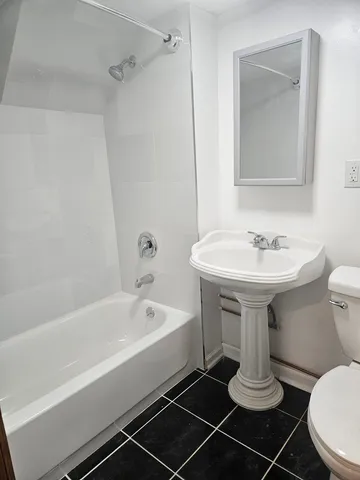 $1,575 | 4839 North Lawndale Avenue, Unit G, Chicago, IL 60625