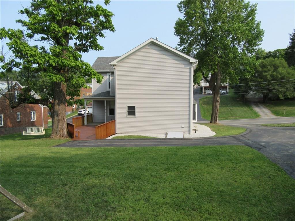 608 Agnew Road Pittsburgh, PA 15227 - Photo 4 of 25
