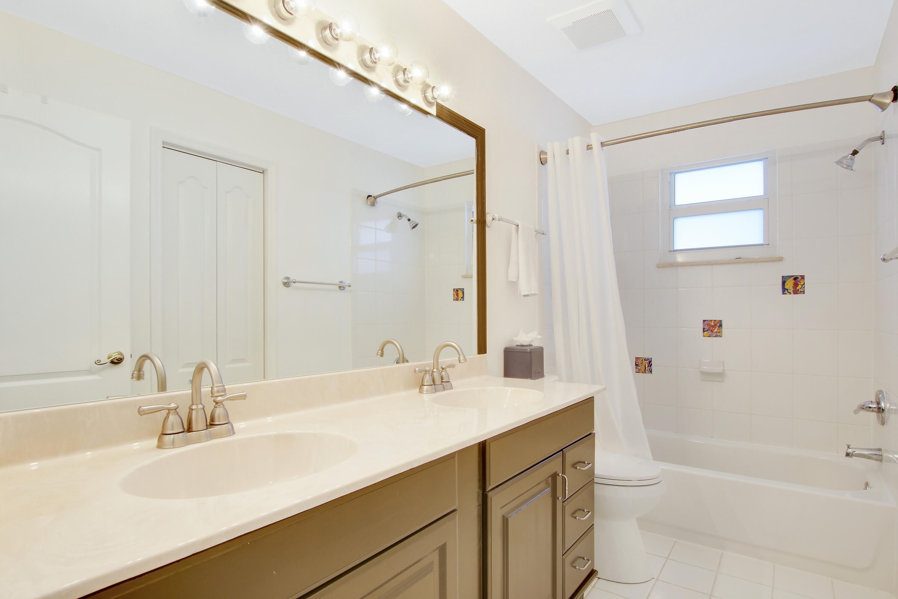 6370 Longleaf Pine Drive Jupiter, FL 33458 - Photo 28 of 50 2nd Bathroom