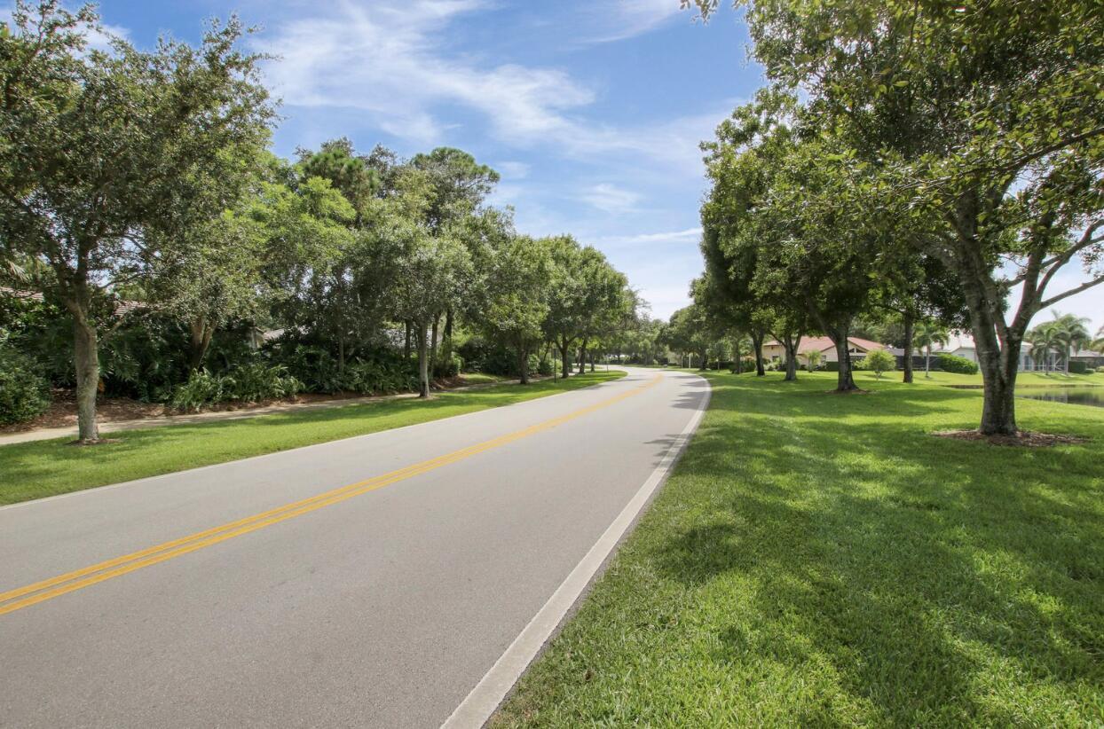 6370 Longleaf Pine Drive Jupiter, FL 33458 - Photo 45 of 50 Oak tree lined streets
