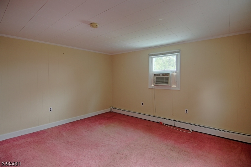 96 Parsippany Road Whippany, NJ 07981 - Photo 9 of 12 an empty room with a window