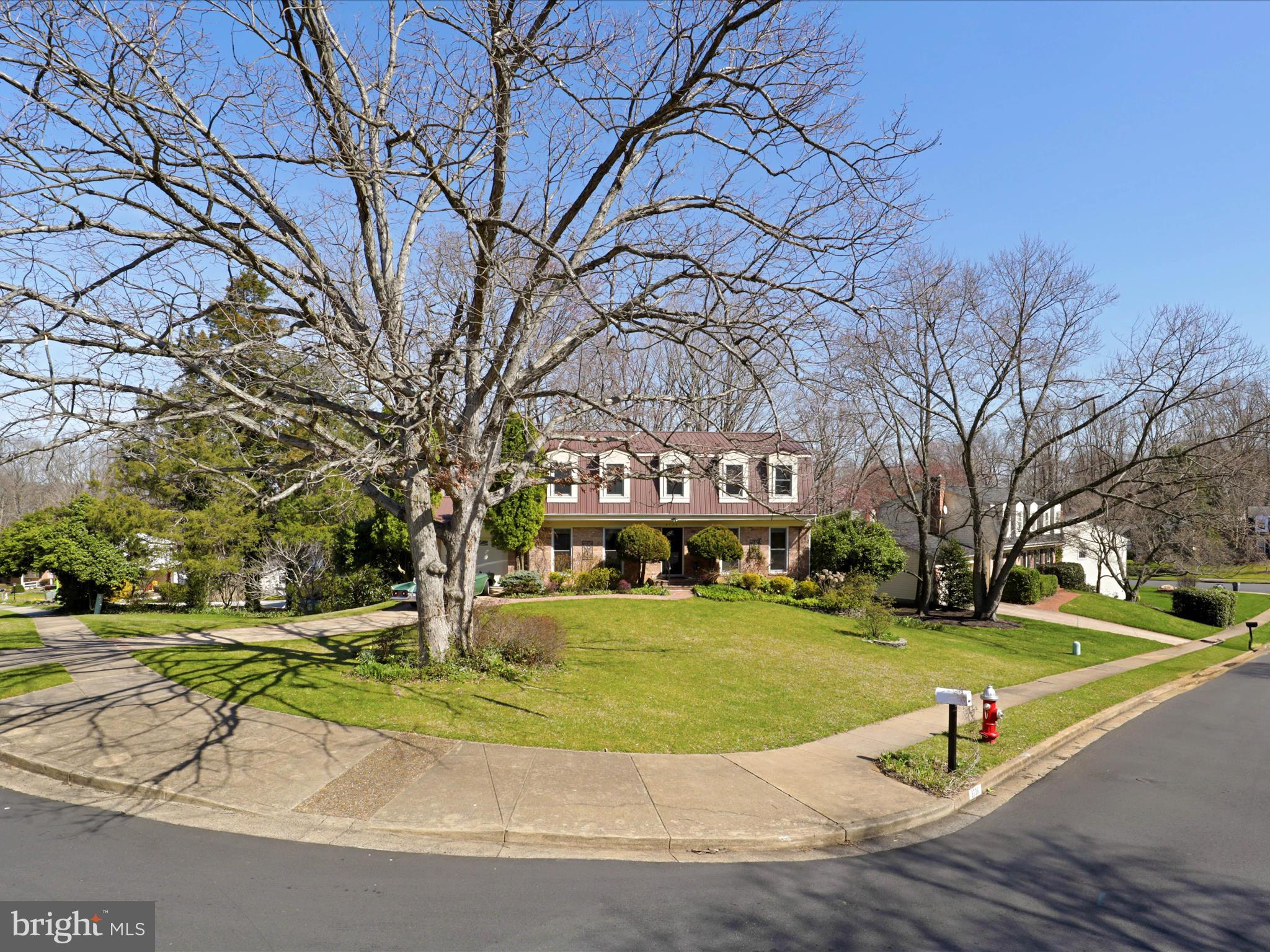8706 Side Saddle Road Springfield, VA 22152 - Photo 4 of 76