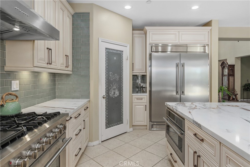 9479 Lost Grove Road Riverside, CA 92508 - Photo 5 of 22