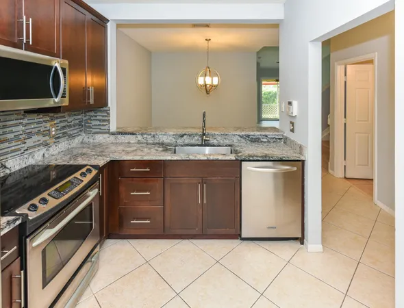 $354,000 | 6437 Park Lake Circle, Boynton Beach, FL 33437