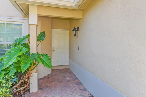 $354,000 | 6437 Park Lake Circle, Boynton Beach, FL 33437