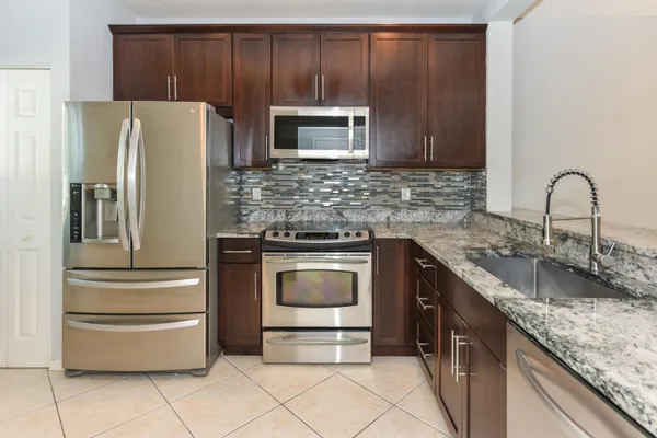 $354,000 | 6437 Park Lake Circle, Boynton Beach, FL 33437