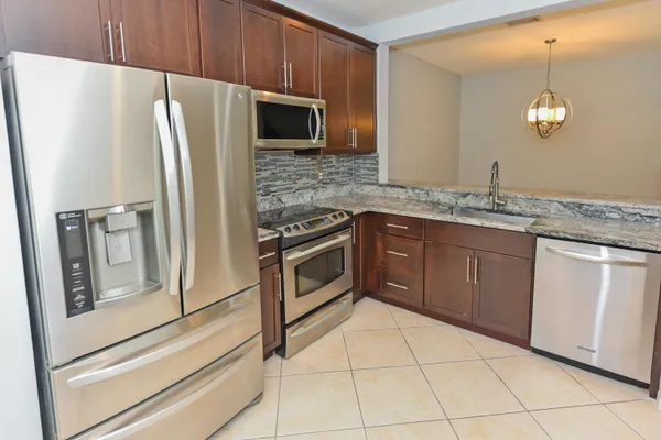 $354,000 | 6437 Park Lake Circle, Boynton Beach, FL 33437