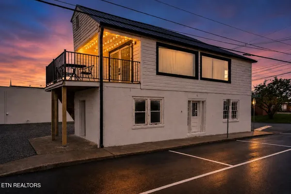 $599,000 | 316 Court Avenue, Sevierville, TN 37862