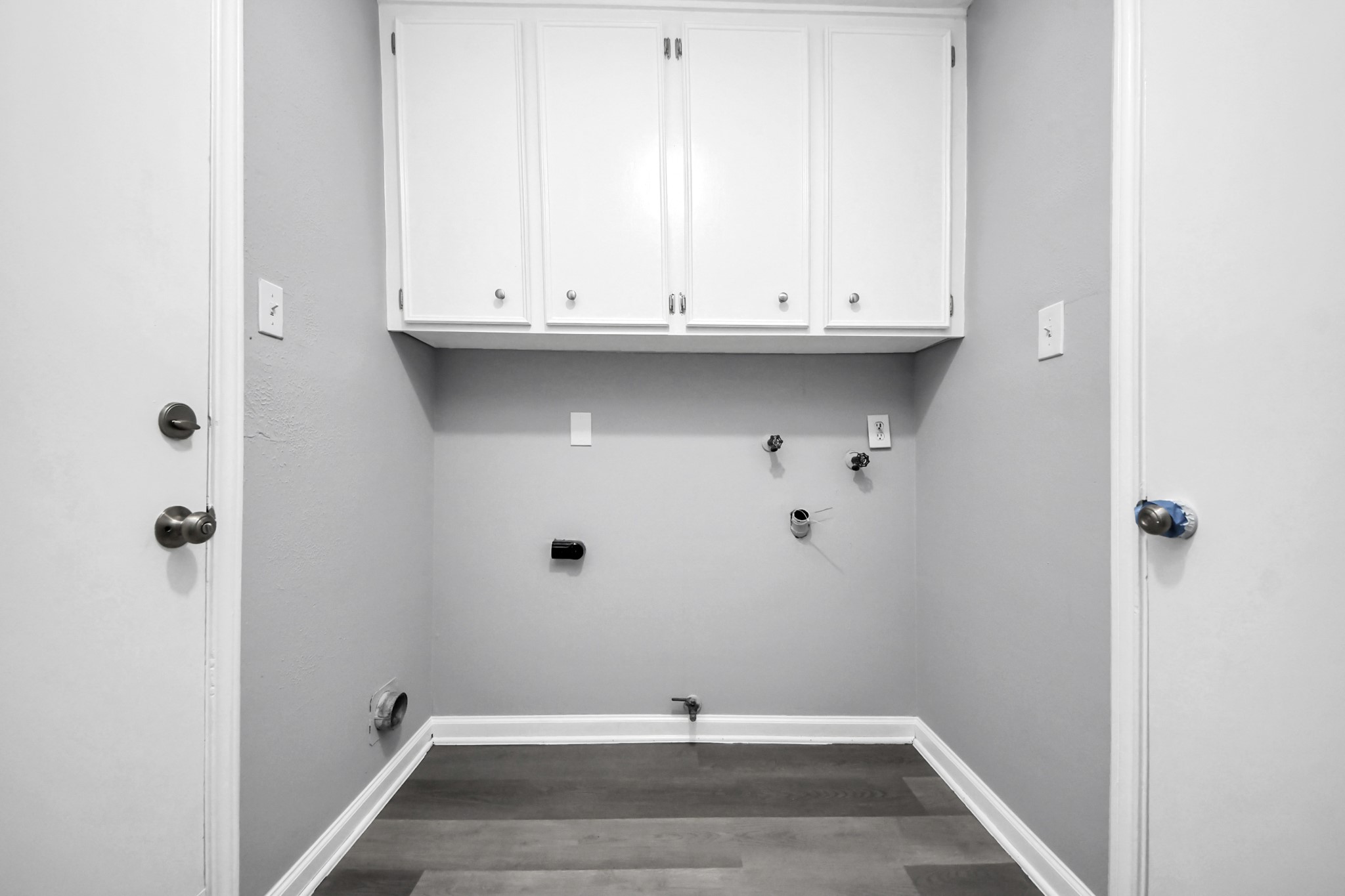 2522 Nightowl Trail Spring, TX 77373 - Photo 23 of 40 a view of a hallway with washer