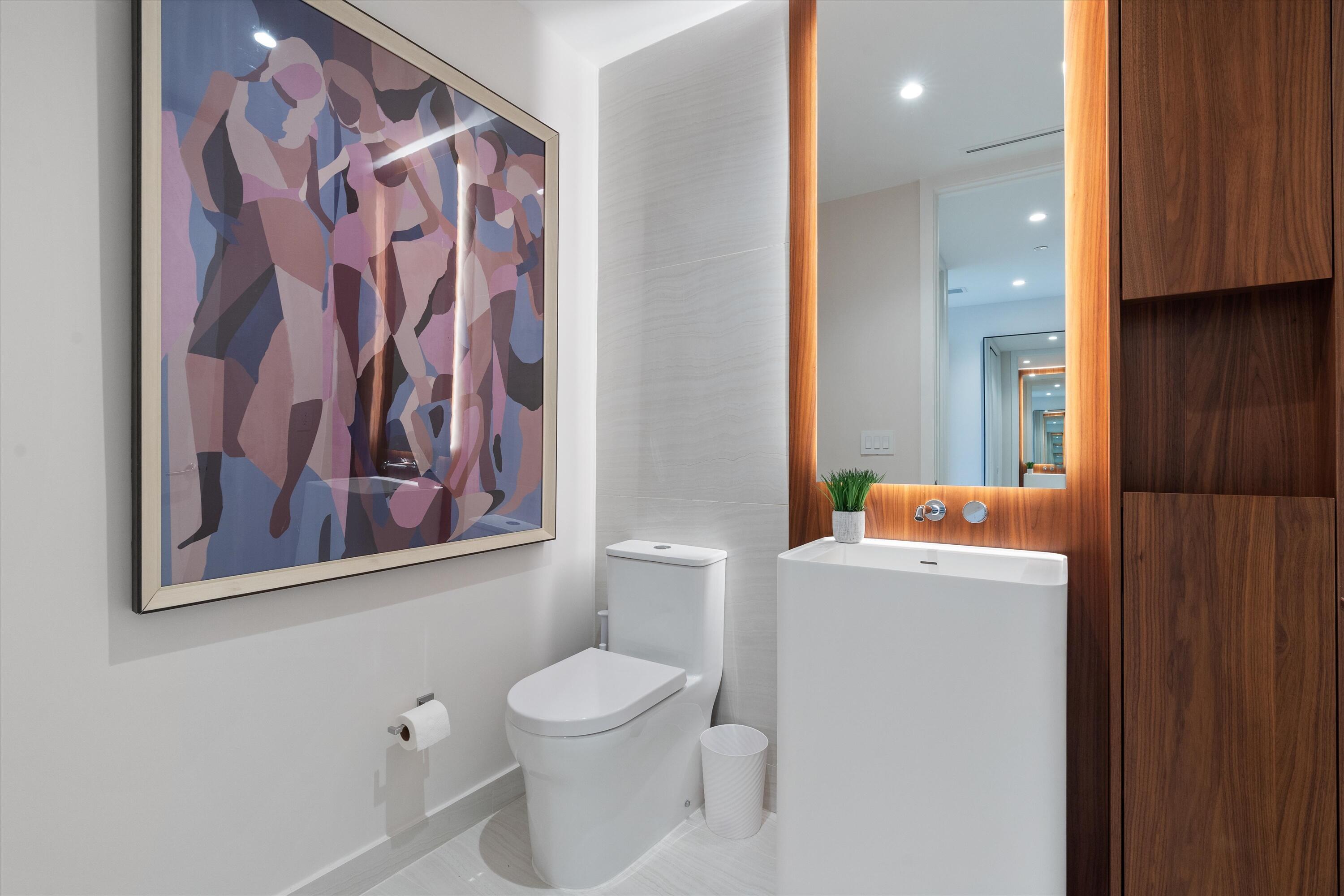 220 Southeast Mizner Boulevard, Unit 604 Boca Raton, FL 33432 - Photo 12 of 52 Powder Bath