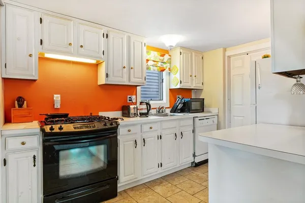 $450,000 | 21 Washington Street, Newbury, NH 03255