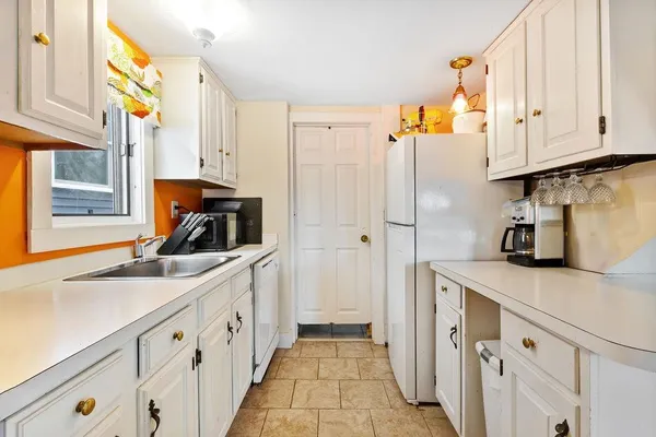 $450,000 | 21 Washington Street, Newbury, NH 03255