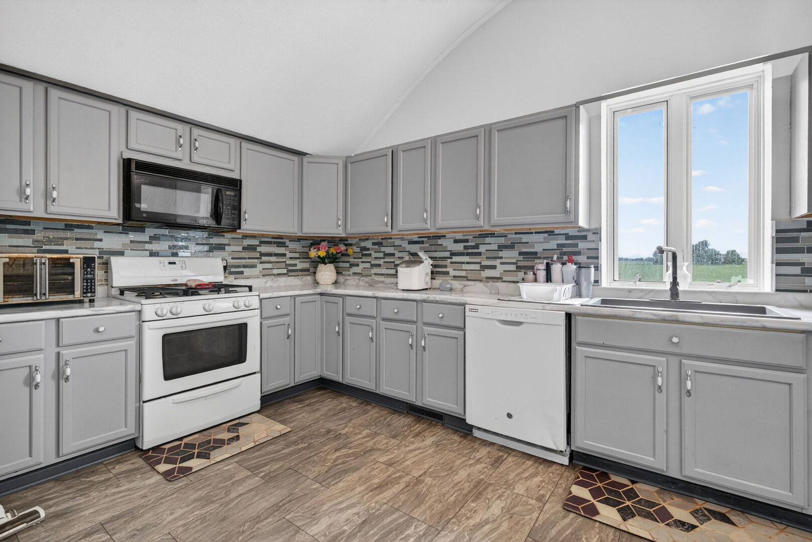 18015 North 2100 E Road Pontiac, IL 61764 - Photo 26 of 45