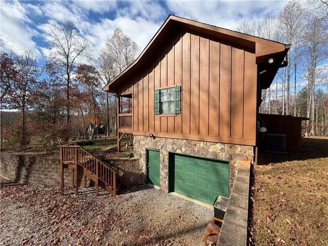 $359,900 | 687 West Meadow Parkway, Moravian Falls, NC 28654