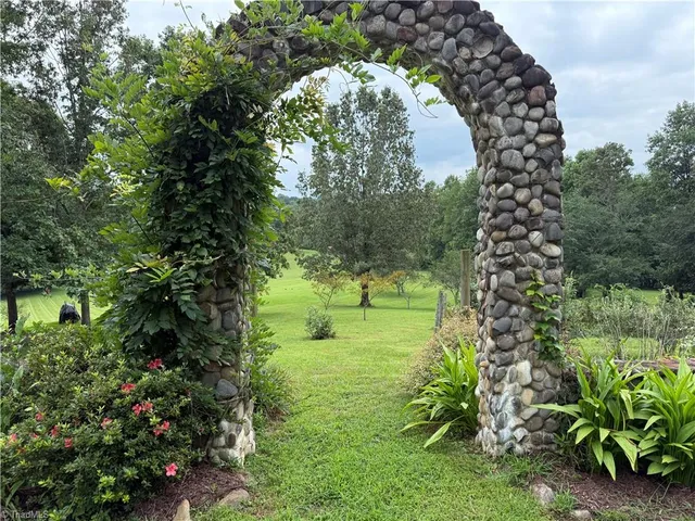 $359,900 | 687 West Meadow Parkway, Moravian Falls, NC 28654