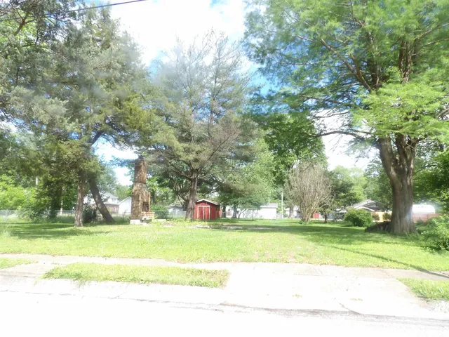 $20,000 | 632 Madison Street, Benton, IL 62812