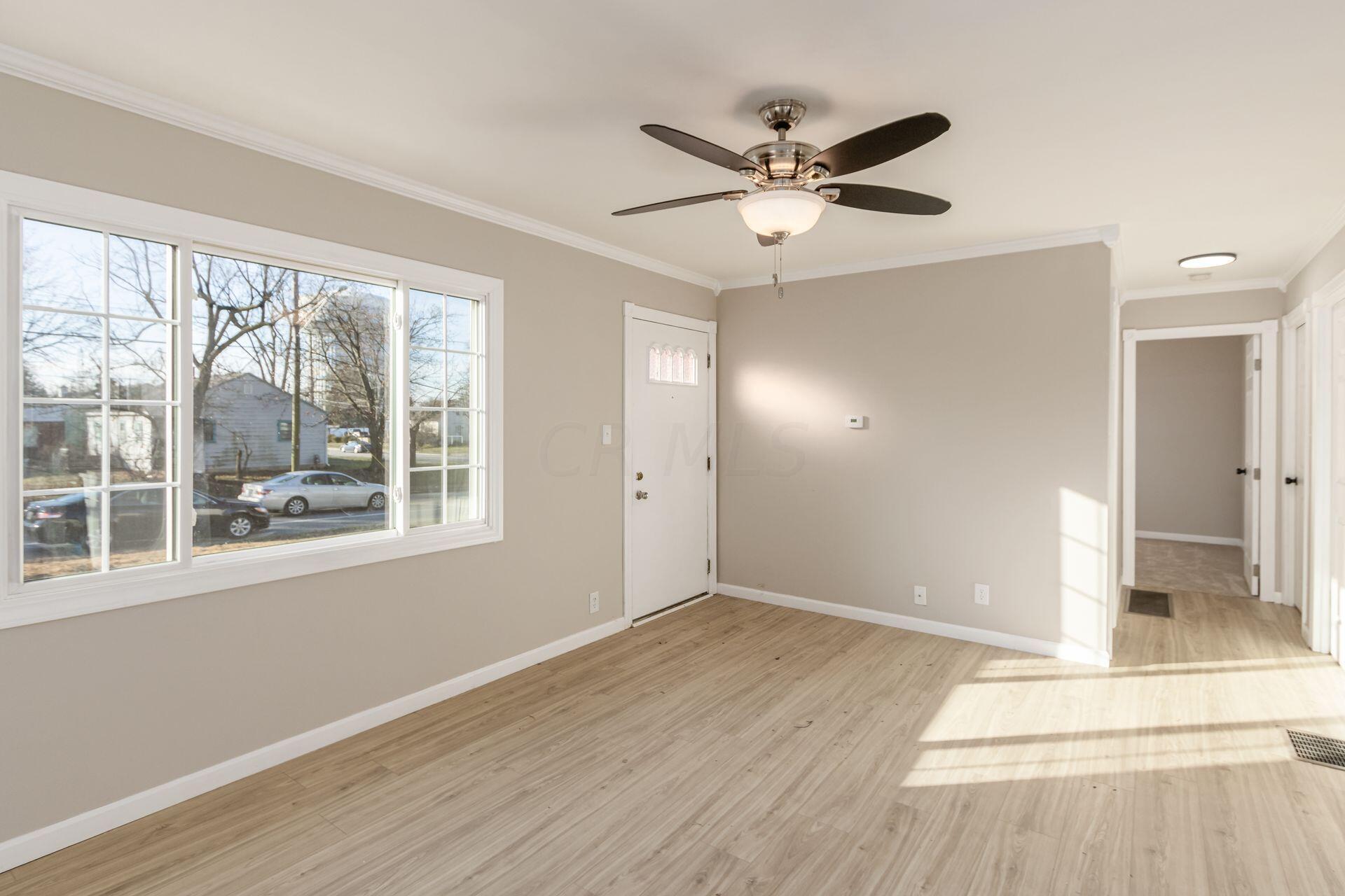 1364 Huy Road Columbus, OH 43224 - Photo 5 of 32 HUy living room window