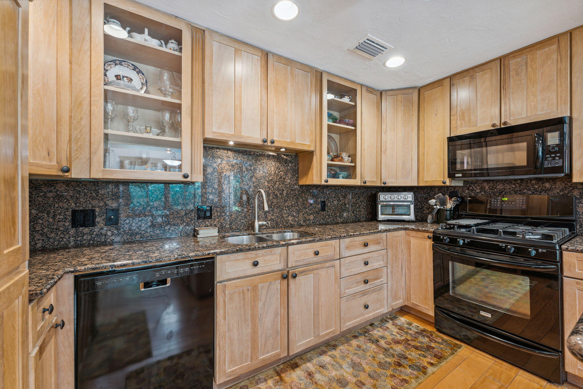 464 Northeast 6th Street Boca Raton, FL 33432 - Photo 12 of 28 15-web-or-mls-DSC08839