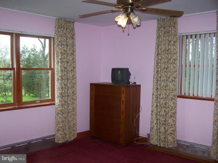 5196 Hiffletrayer Road Green Lane, PA 18054 - Photo 17 of 18 Gallery Image 17