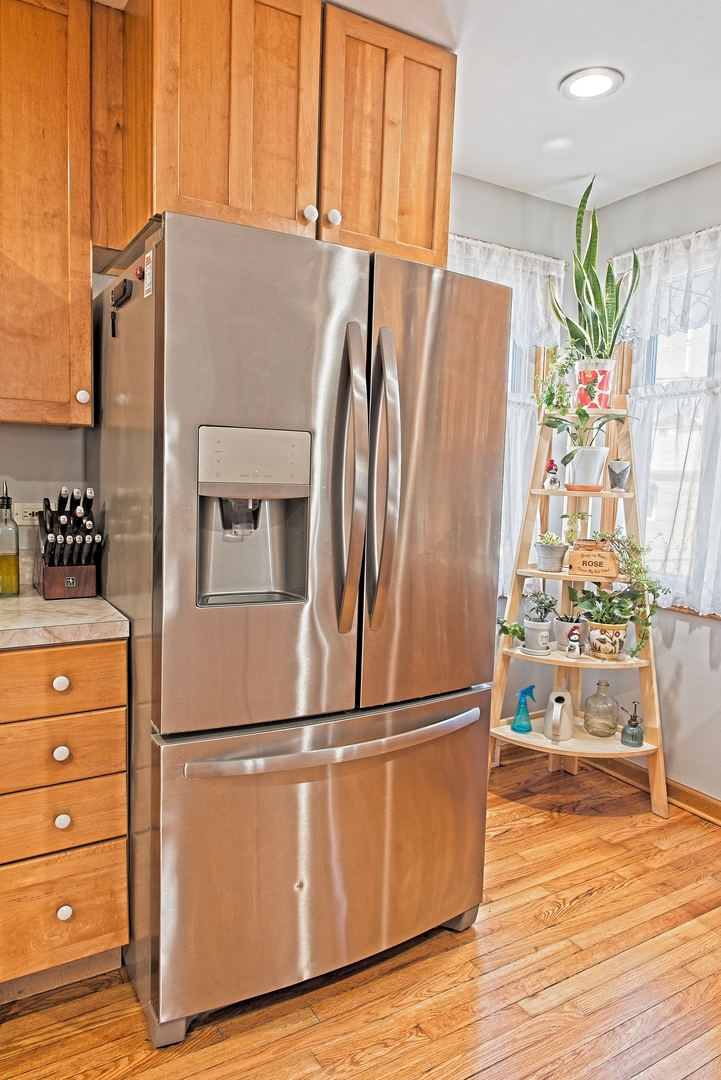 7722 West Rascher Avenue Chicago, IL 60656 - Photo 6 of 43 Gallery Image 6