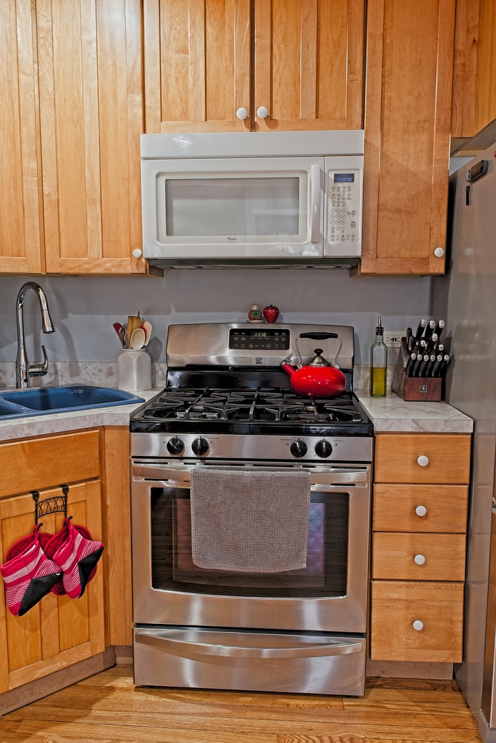 7722 West Rascher Avenue Chicago, IL 60656 - Photo 7 of 43 Gallery Image 7